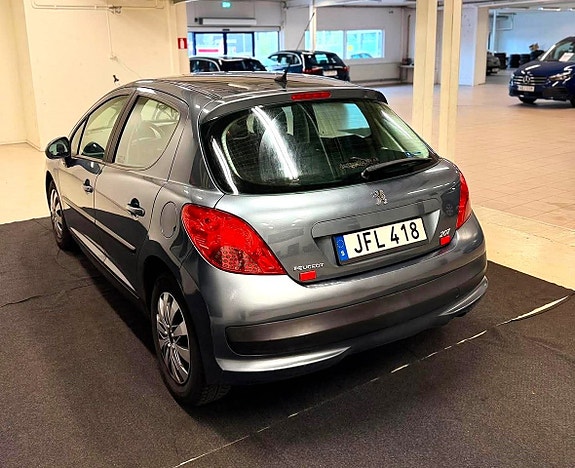 Peugeot 207 6 of 17