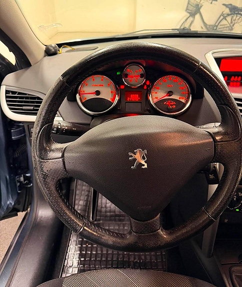 Peugeot 207 13 of 17