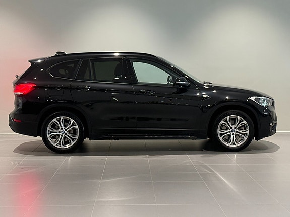 BMW X1 3 of 17