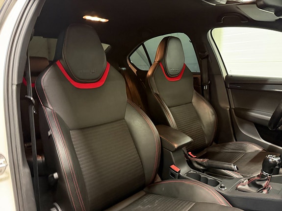 Skoda Octavia RS 13 of 21