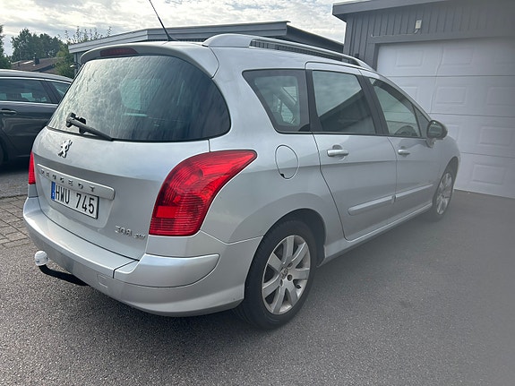 Peugeot 308 SW 3 of 11