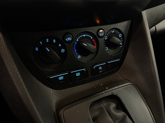 Ford Transit Connect 15 of 22