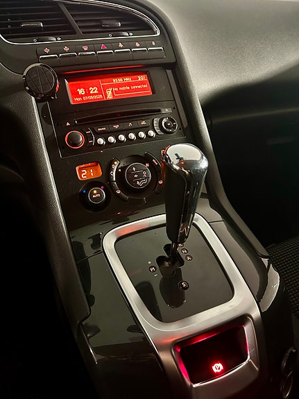 Peugeot 5008 5 of 6