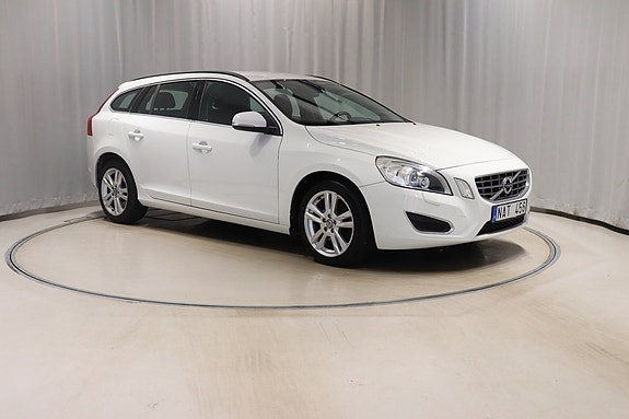 Volvo V60 3 of 10