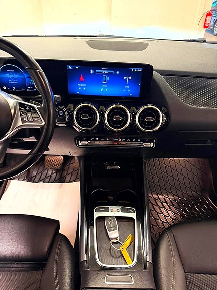 Mercedes-Benz B250 e 15 of 21