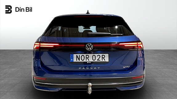 Volkswagen Passat 5 of 22