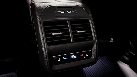 Volkswagen Passat 15 of 22