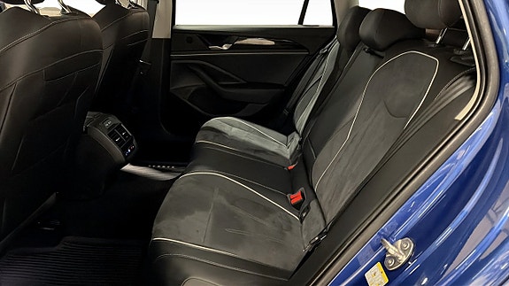 Volkswagen Passat 11 of 22