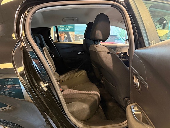 Peugeot 208 16 of 22