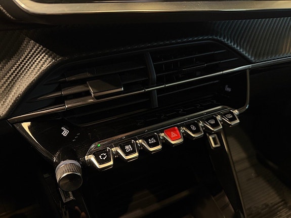 Peugeot 208 15 of 22