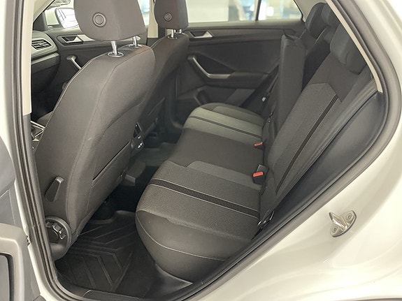 Volkswagen T-Roc 12 of 19
