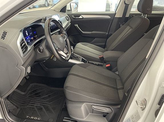 Volkswagen T-Roc 11 of 19