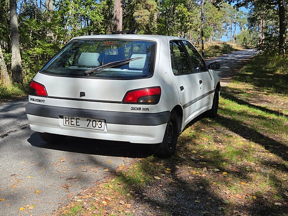 Peugeot 306 2 of 9