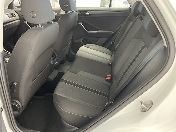 Volkswagen T-Roc 12 of 19