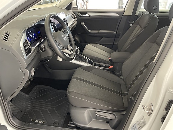 Volkswagen T-Roc 11 of 19