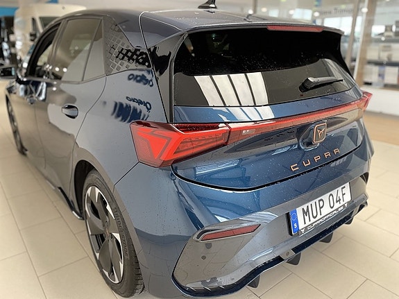 Cupra Born 12 of 21