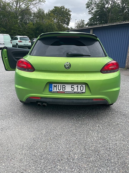 Volkswagen Scirocco 2 of 3