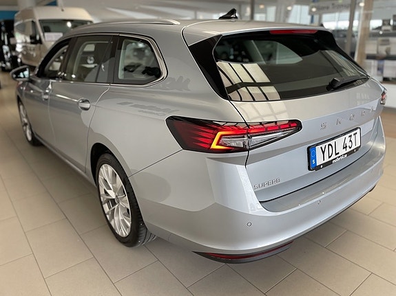 Skoda Superb 10 of 21