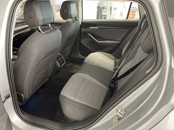 Skoda Superb 14 of 21