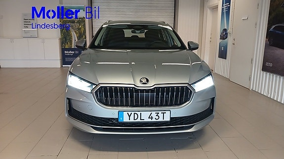 Skoda Superb 2 of 27
