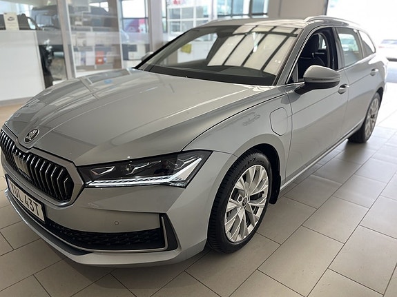 Skoda Superb 11 of 21