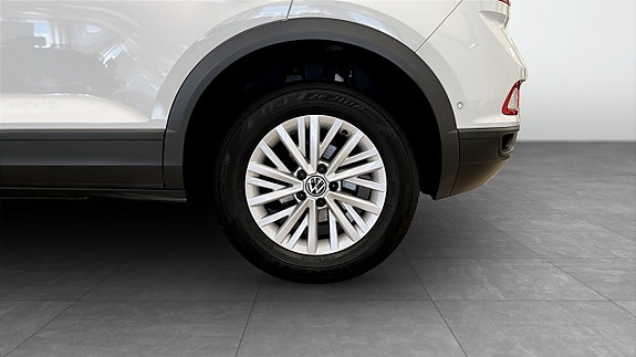 Volkswagen T-Roc 6 of 12