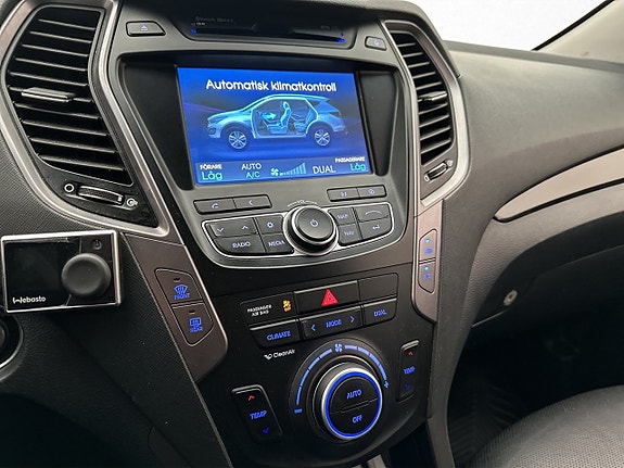 Hyundai Santa Fe 23 of 30