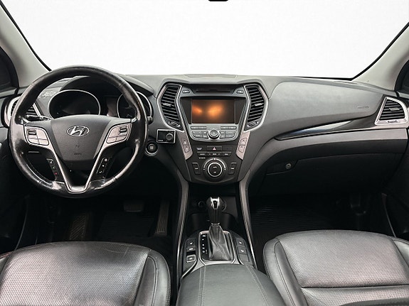 Hyundai Santa Fe 14 of 30
