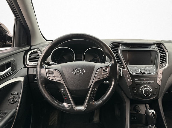 Hyundai Santa Fe 10 of 30