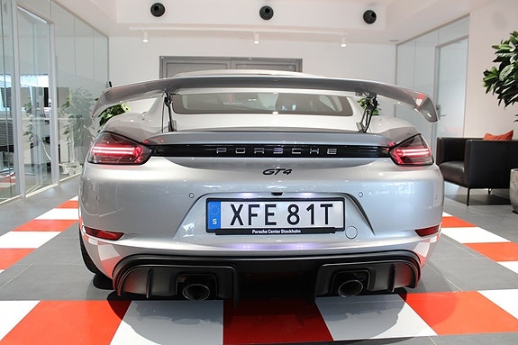 Porsche 718 Cayman GT4 4 of 19