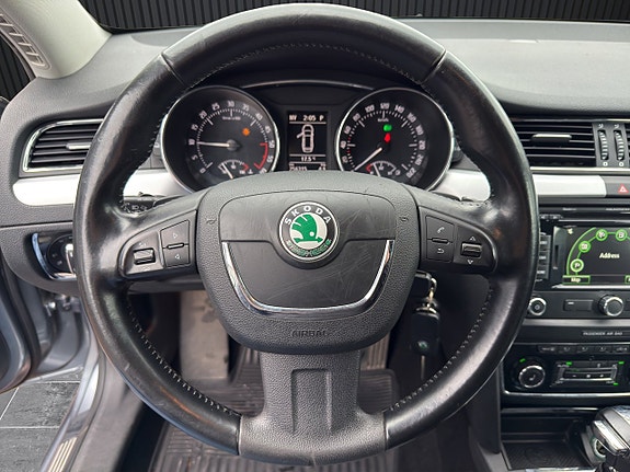 Skoda Superb 16 of 18