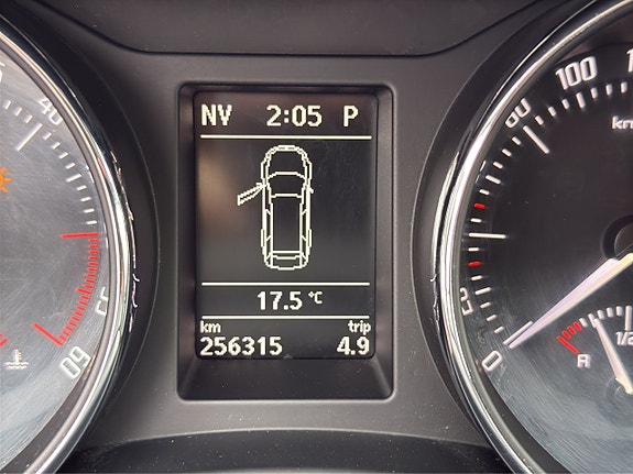 Skoda Superb 15 of 18