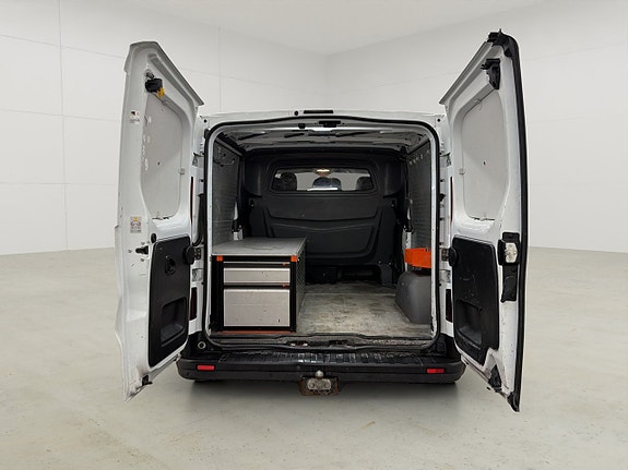 Nissan NV300 12 of 30