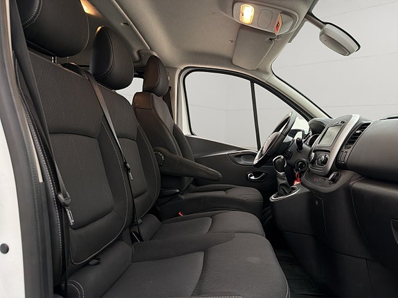 Nissan NV300 29 of 30