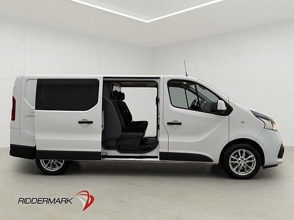 Nissan NV300 11 of 30