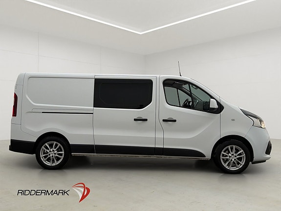 Nissan NV300 2 of 30