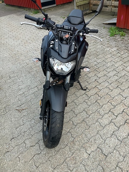 Yamaha MT-07 2 of 5