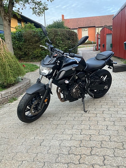 Yamaha MT-07 3 of 5