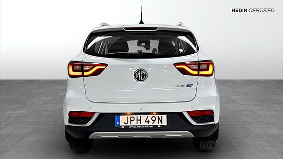 MG ZS EV 7 of 9