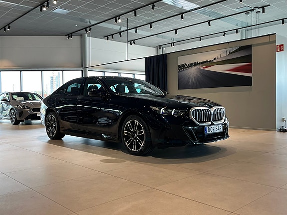 BMW i5 3 of 20