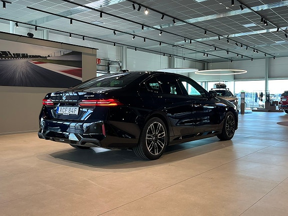 BMW i5 4 of 20