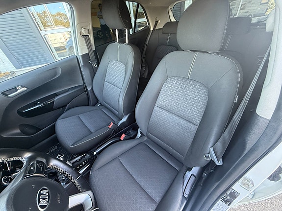 Kia Picanto 3 of 11