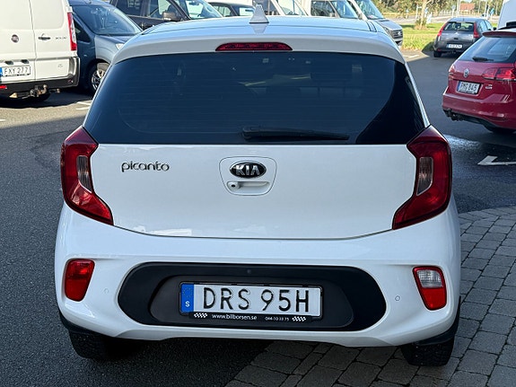 Kia Picanto 7 of 11