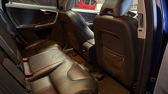 Volvo XC60 14 of 20
