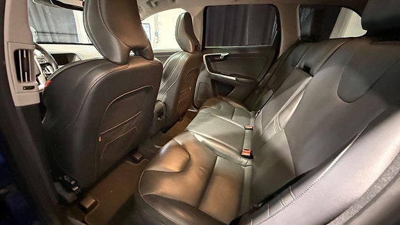 Volvo XC60 8 of 20