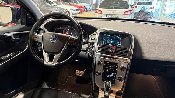 Volvo XC60 16 of 20