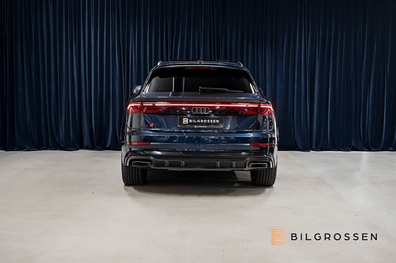 Audi Q8 4 of 23