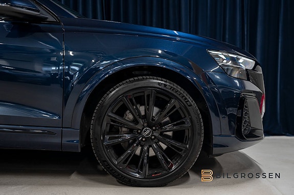 Audi Q8 12 of 23
