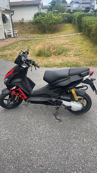 Aprilia Sr50 carb R 3 of 7