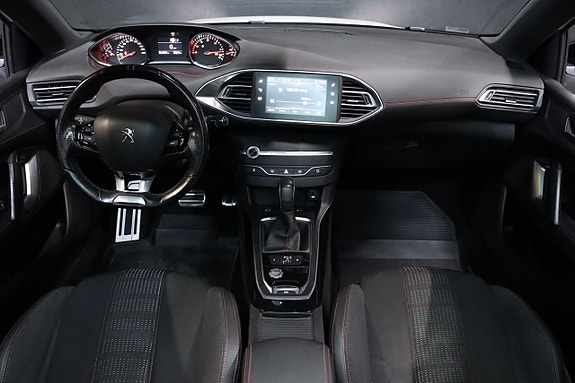 Peugeot 308 SW 17 of 22